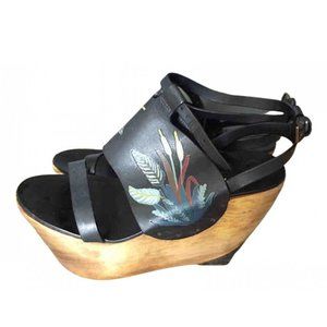 TORY BURCH LEATHER PLATFORMS